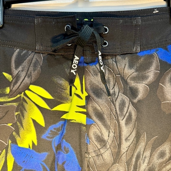 American Eagle Outfitters Swim Trunks / Board Shorts -Tropical  - Size Small - Picture 3 of 9